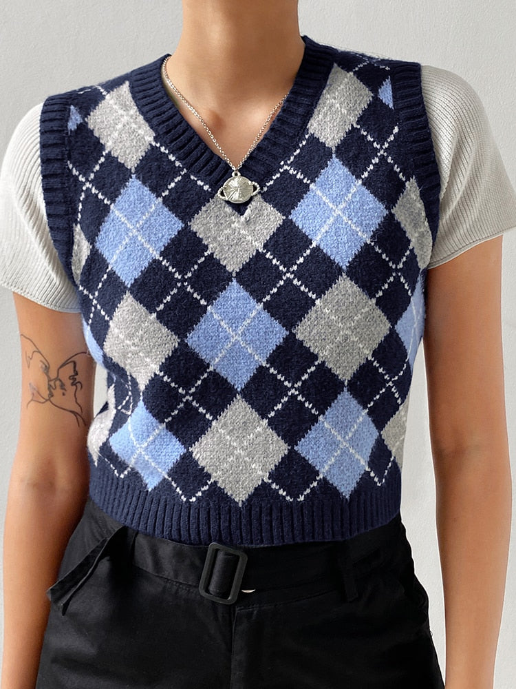 HEYounGIRL V Neck Vintage Argyle Sweater Vest Women Black Sleeveless Plaid Knitted Crop Sweaters Casual Autumn Preppy Style